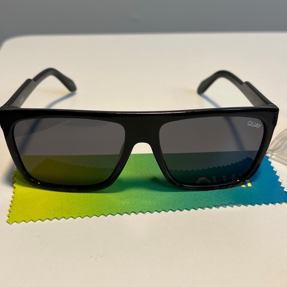 Quay Australia Black Sunglasses - Picture 1 of 11